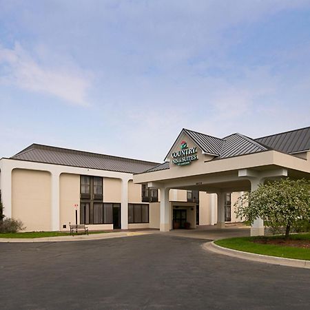Quality Inn & Suites Saginaw Exterior foto