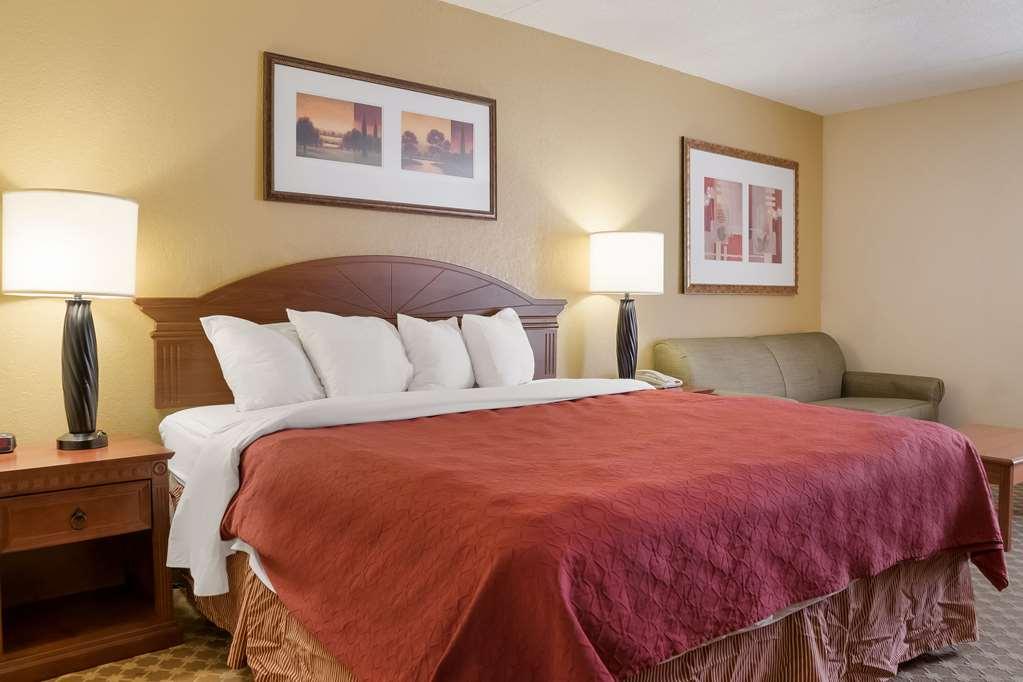 Quality Inn & Suites Saginaw Cameră foto