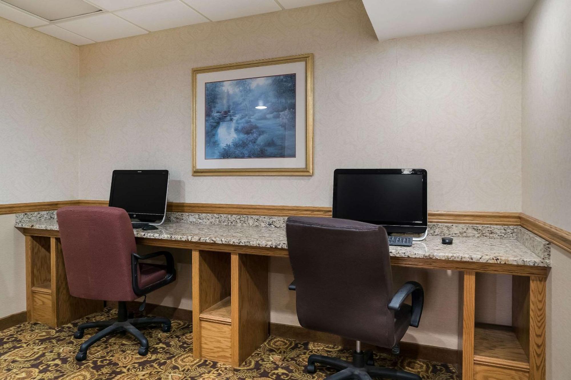 Quality Inn & Suites Saginaw Exterior foto