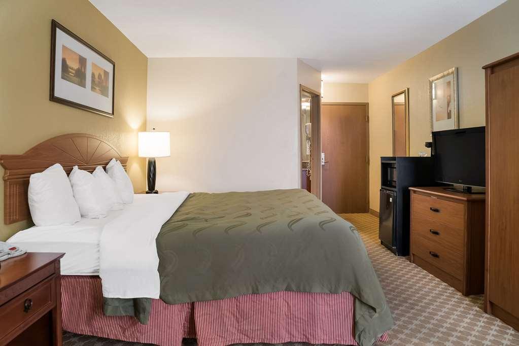 Quality Inn & Suites Saginaw Cameră foto