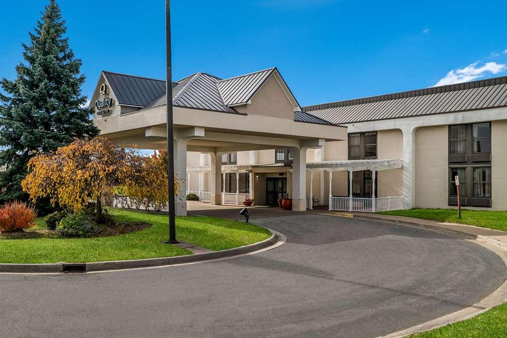Quality Inn & Suites Saginaw Exterior foto