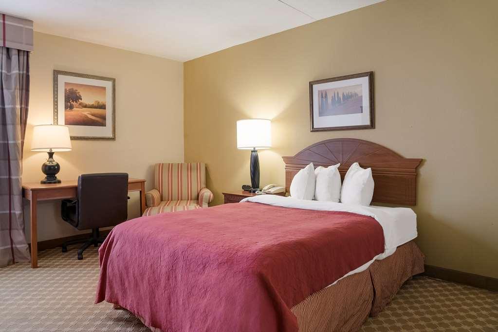 Quality Inn & Suites Saginaw Cameră foto