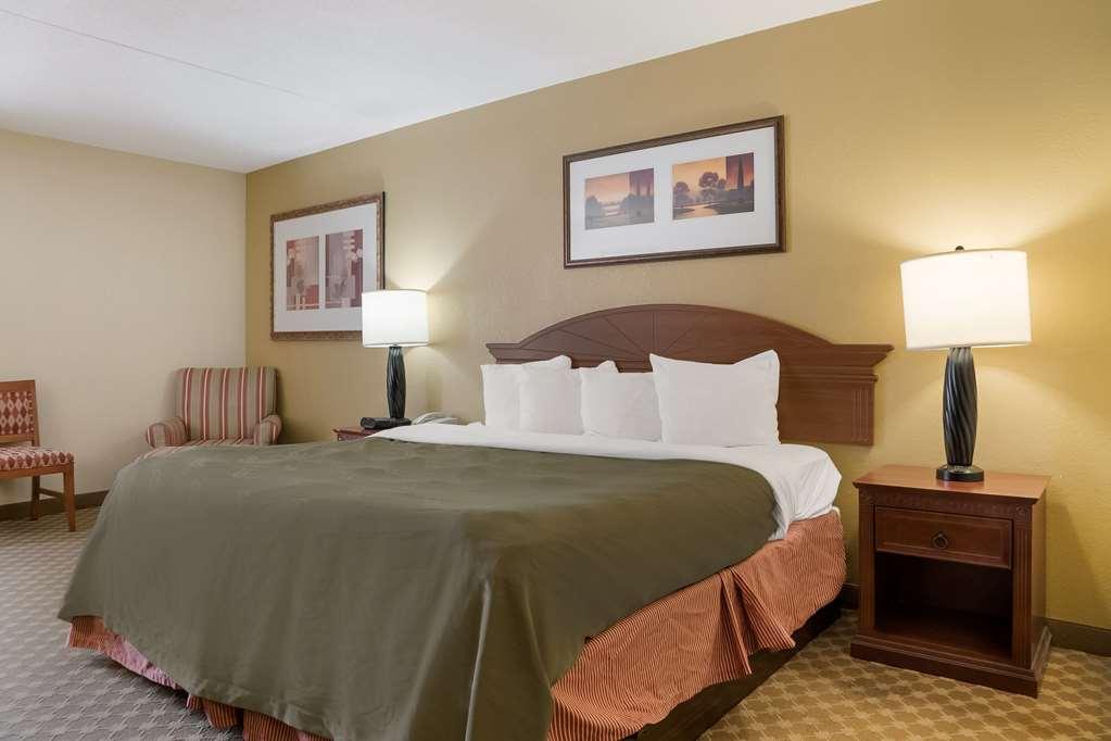 Quality Inn & Suites Saginaw Cameră foto
