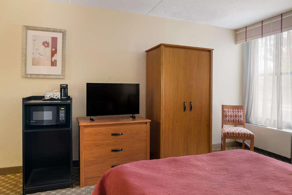 Quality Inn & Suites Saginaw Cameră foto